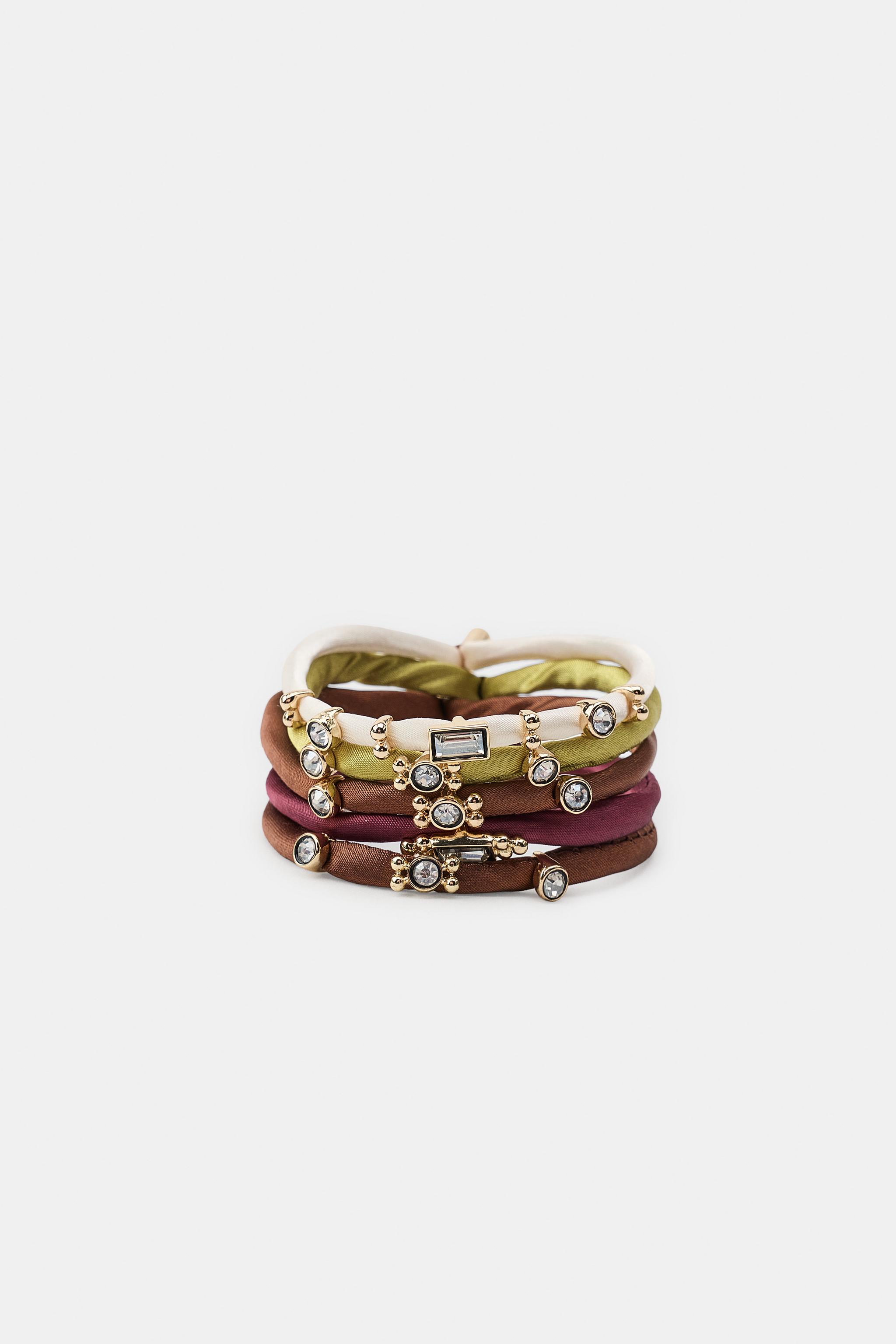 LOT DE 4 BRACELETS TISSU ET BIJOUX